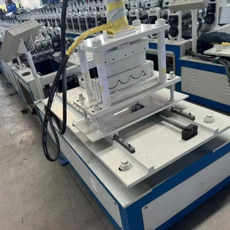 Máy tạo hình cuộn không ngừng servo